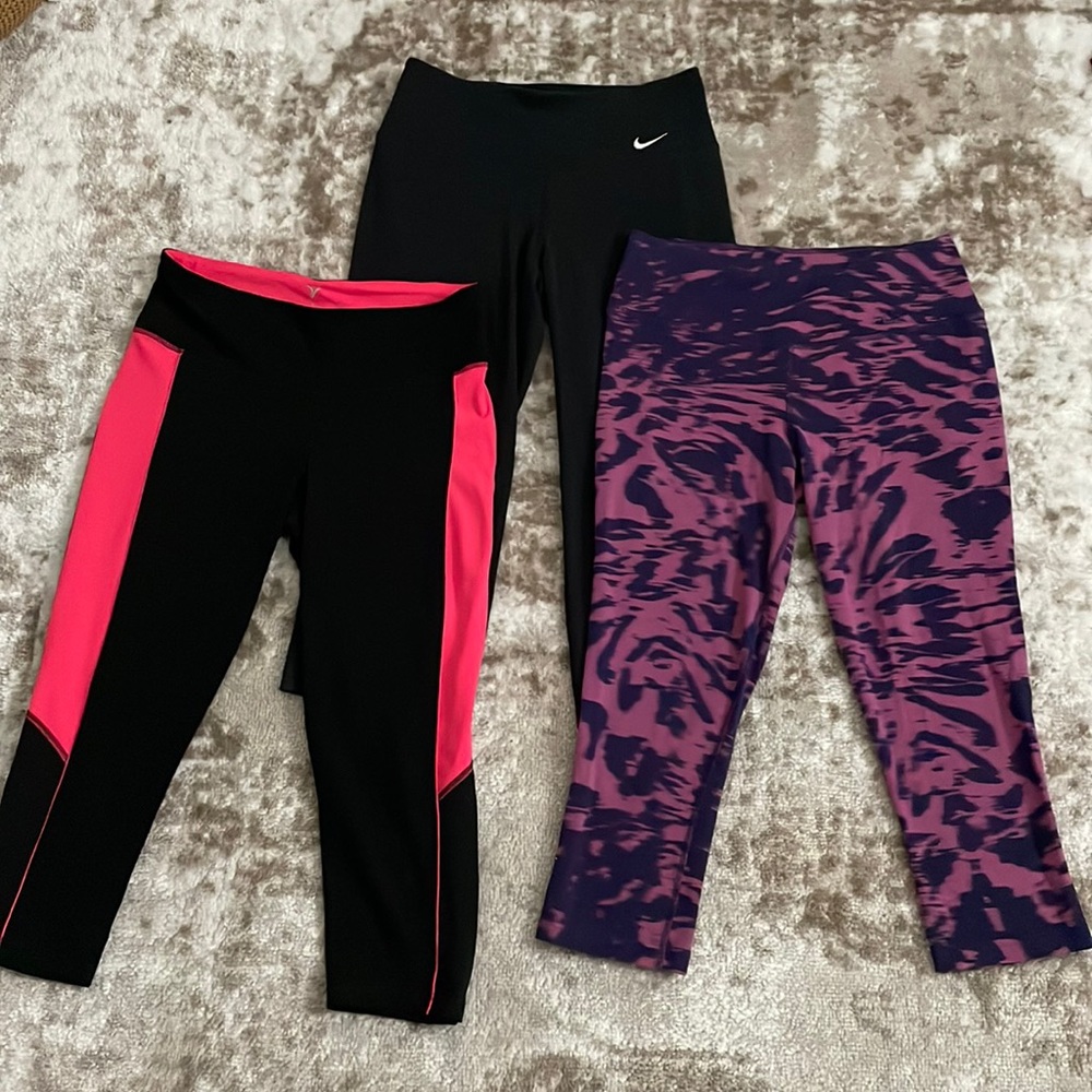 Women’s Cropped Workout Leggings Lot (NIKE & OLD NAVY) Sz SMALL